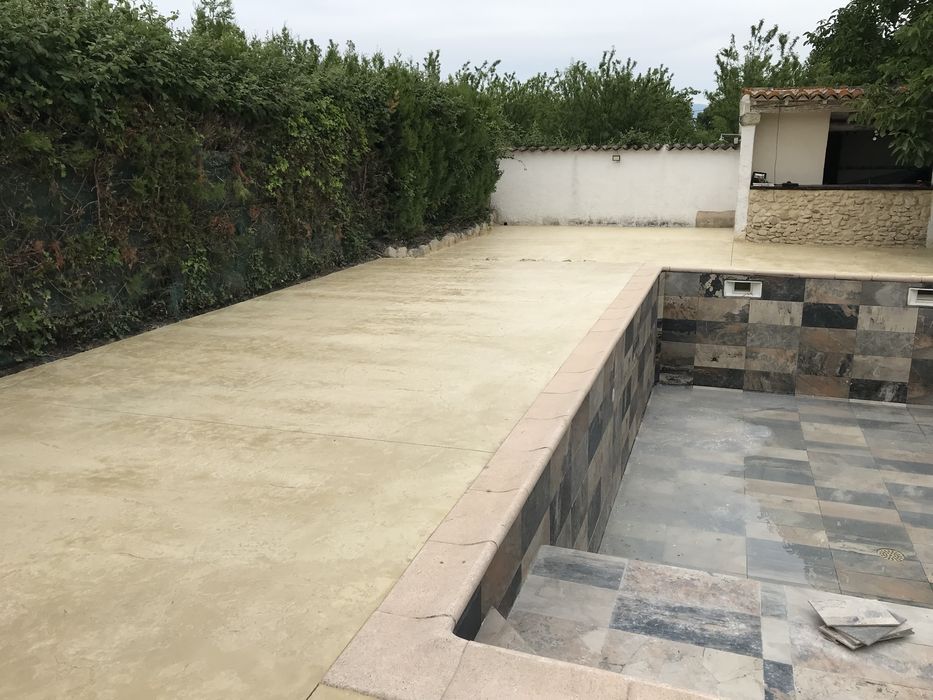 Béton imprimé Bédarrides plage de piscine 1